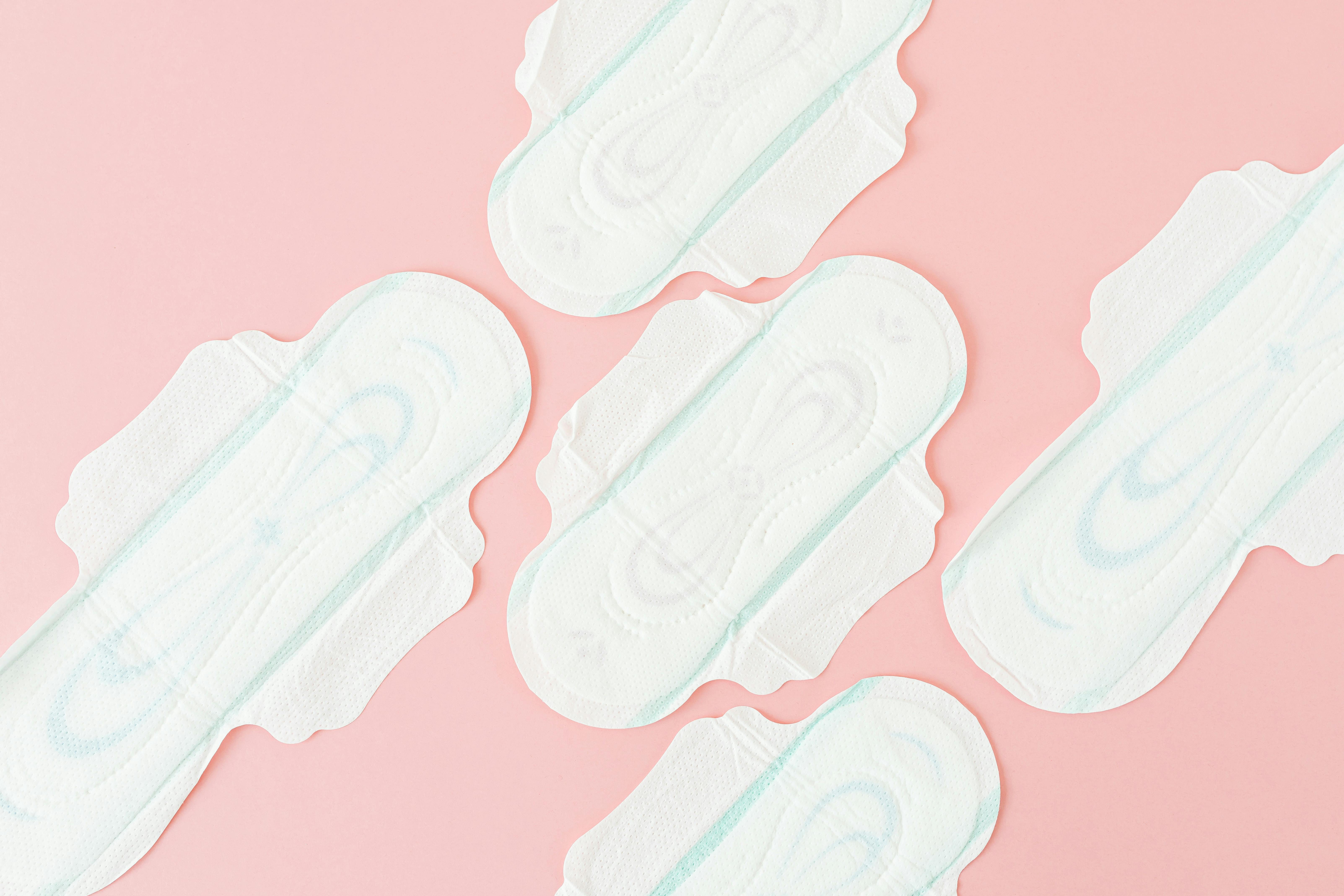 Acesso facilitado a absorventes pelo SUS garante mais dignidade menstrual
